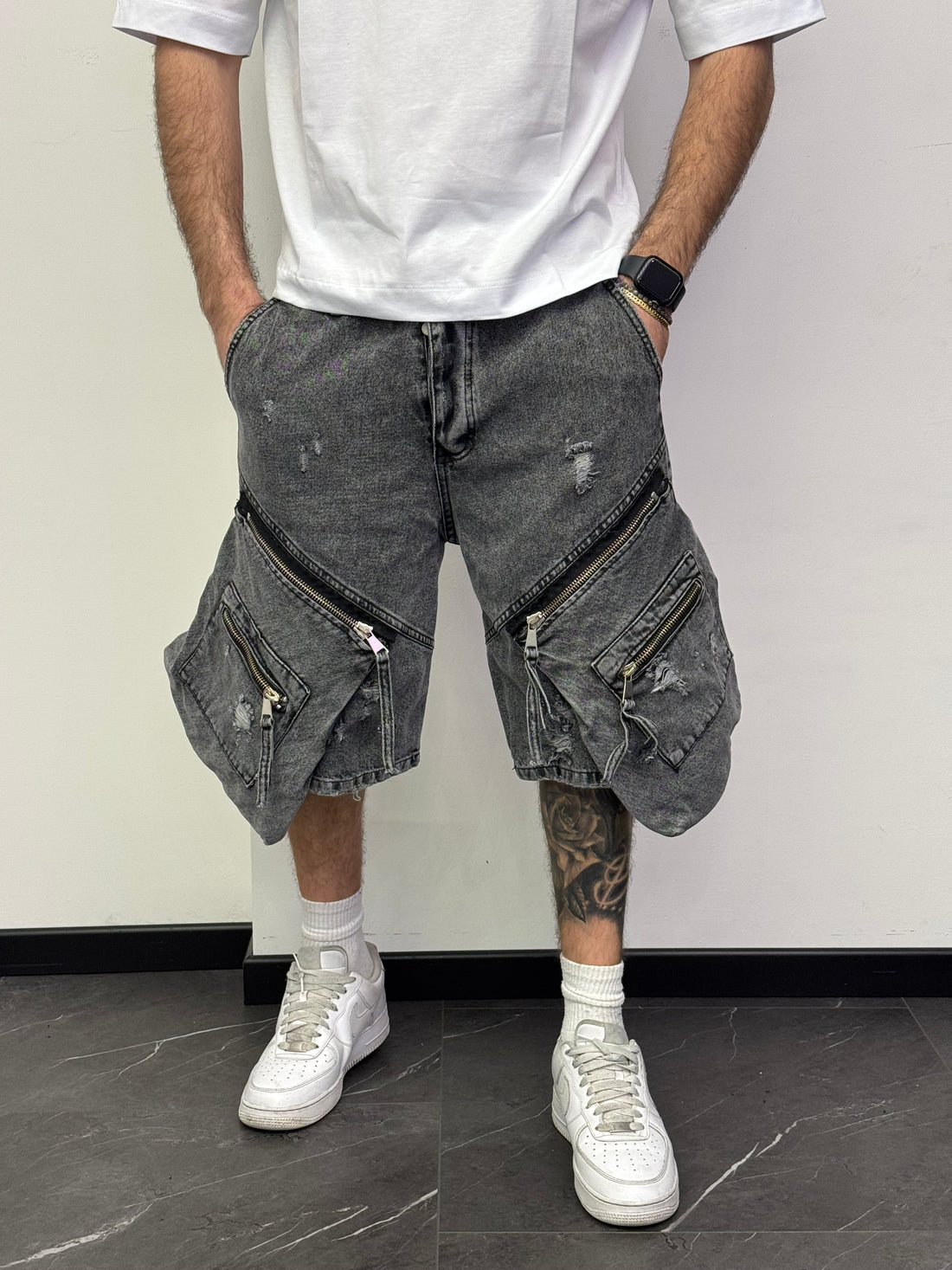 Task grey short