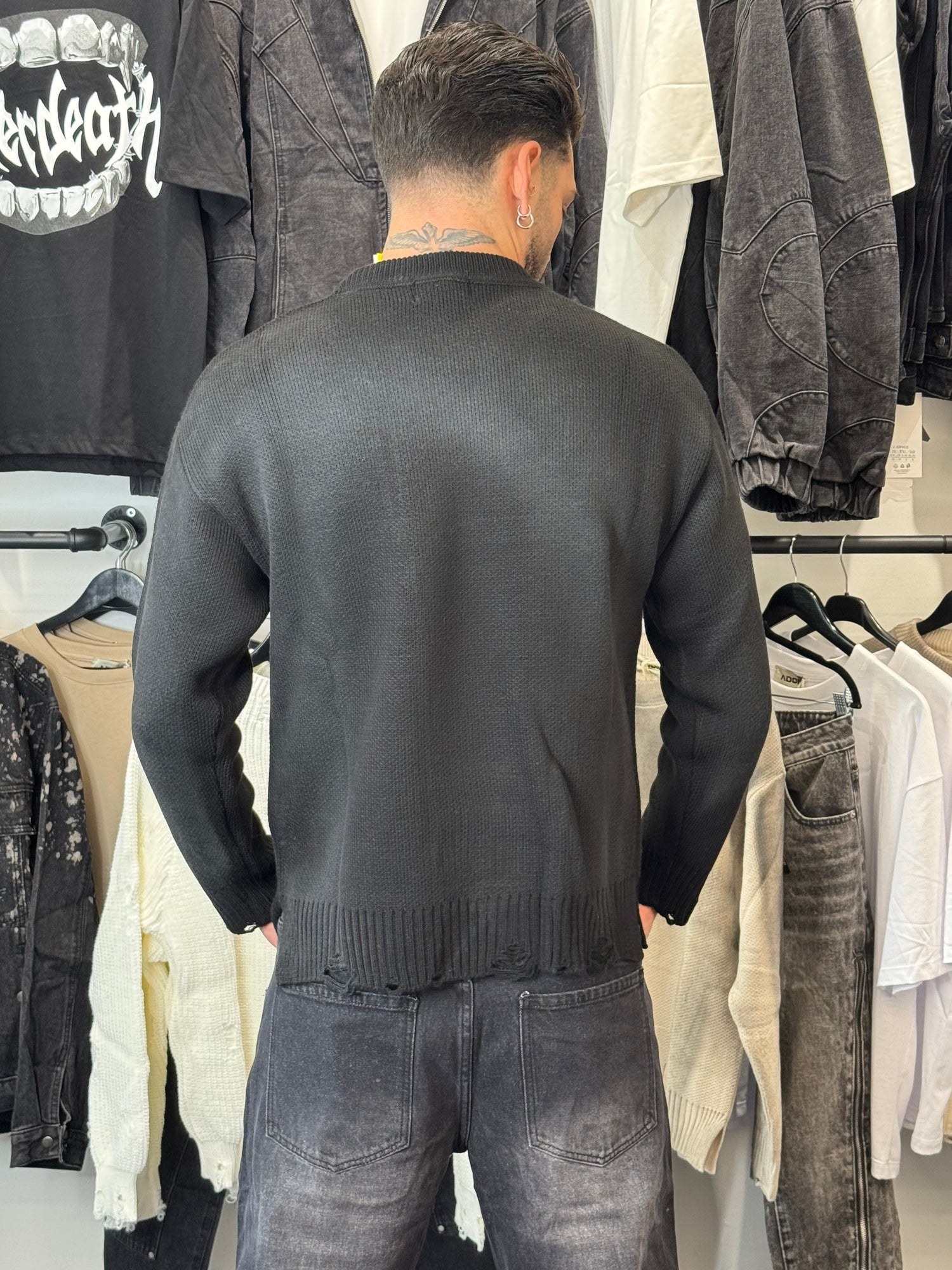 Pullover Torn