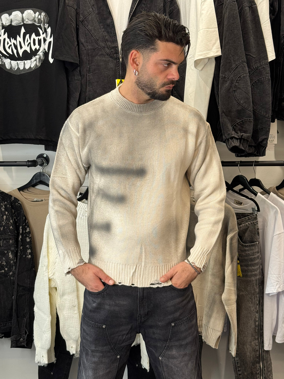 Pullover Torn