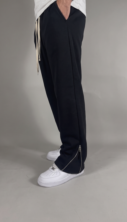 Panta Tuta Zip Basic nero – pantalone tuta streetwear uomo | Street Vibes (foto 2)