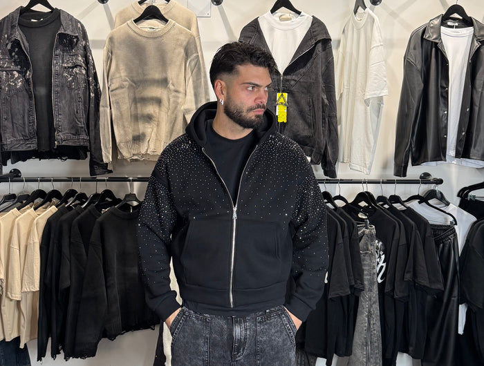 <h2>ACQUISTA IL LOOK </h2>